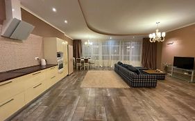 Apartment On Klovsky Uzviz